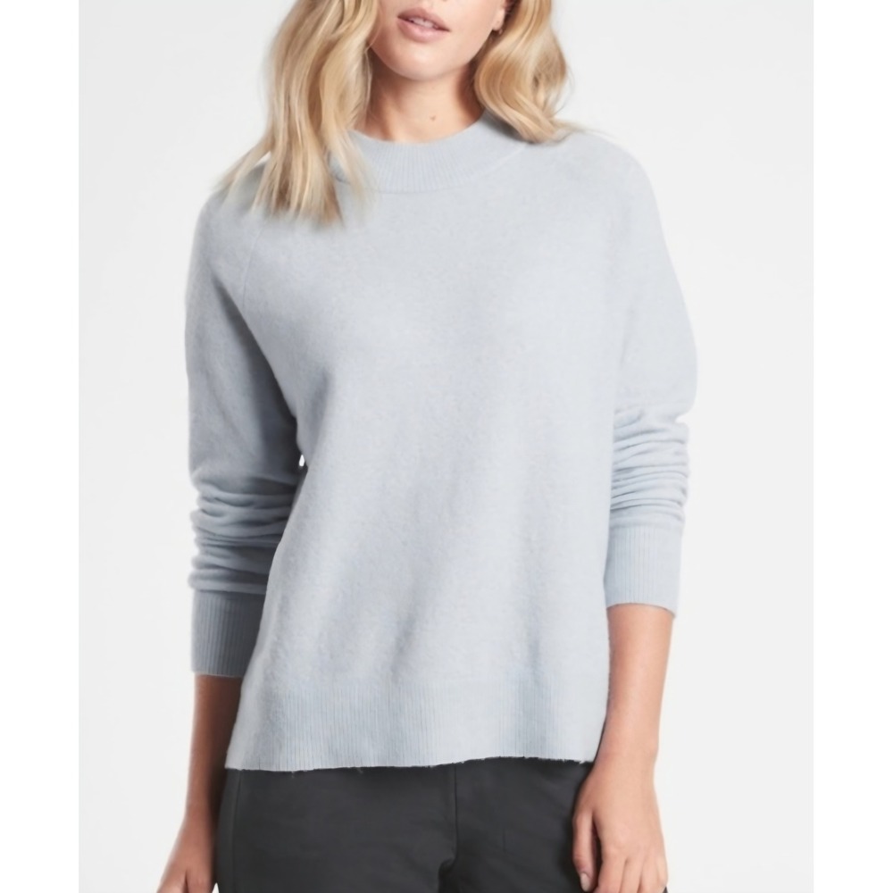 Athleta Light Baby Blue Merino Wool Minimalist Old Money Prepy Sweater sz XS